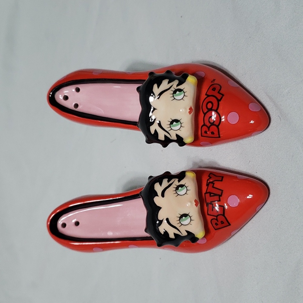 Betty Boop Ceramic Salt and Pepper Shakers